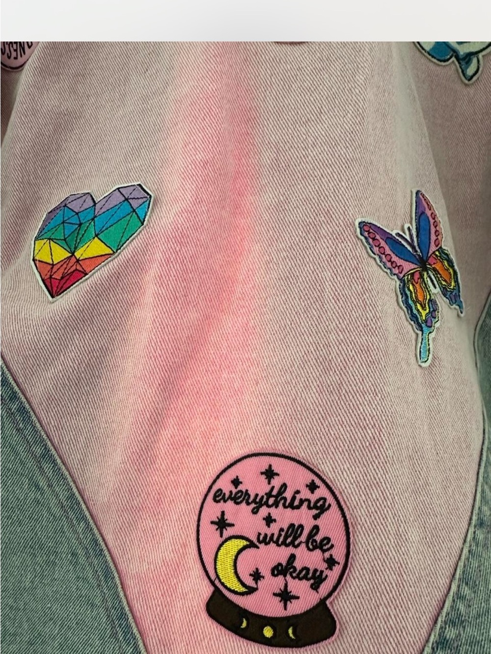 BNWT Boutique custom upcycled denim jacket pink heart empowerment patch Medium - Picture 4 of 8